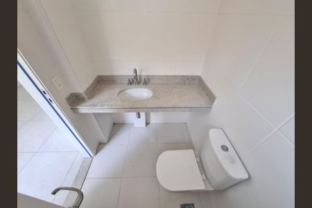 Apartamento à venda com 73m², 2 quartos e 1 vagaBanheiro da suíte 2