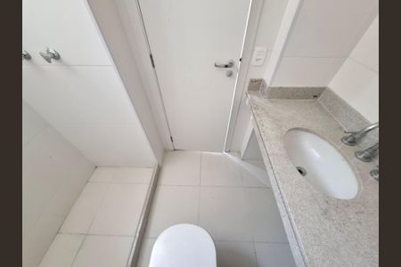 Apartamento à venda com 73m², 2 quartos e 1 vagaBanheiro da suíte 2