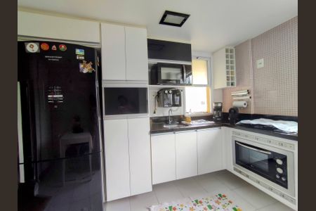 Apartamento à venda com 75m², 2 quartos e 1 vaga Apartamento à venda com 75m², 2 quartos e 1 vagaCozinha e Área de Serviço
