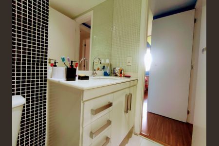 Apartamento à venda com 75m², 2 quartos e 1 vaga Apartamento à venda com 75m², 2 quartos e 1 vaga- Banheiro da Suíte 2