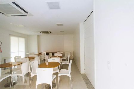 Apartamento à venda com 75m², 2 quartos e 1 vaga Apartamento à venda com 75m², 2 quartos e 1 vagaÁrea comum
