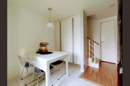 Apartamento à venda com 75m², 2 quartos e 1 vaga Apartamento à venda com 75m², 2 quartos e 1 vaga Cozinha e Área de Serviço