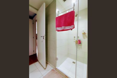 Apartamento à venda com 75m², 2 quartos e 1 vaga Apartamento à venda com 75m², 2 quartos e 1 vaga Banheiro da Suíte 2