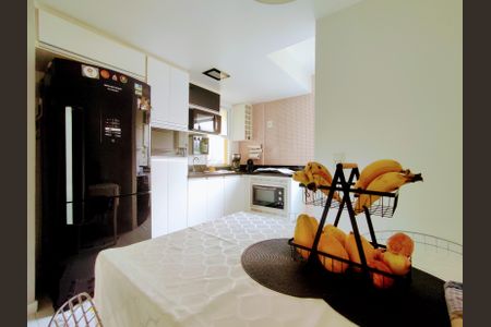 Apartamento à venda com 75m², 2 quartos e 1 vaga Apartamento à venda com 75m², 2 quartos e 1 vagaCozinha e Área de Serviço