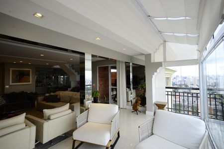 Apartamento à venda com 216m², 3 quartos e 4 vagasVaranda da Sala