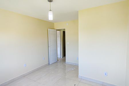 Casa à venda com 81m², 2 quartos e 1 vagaSuíte