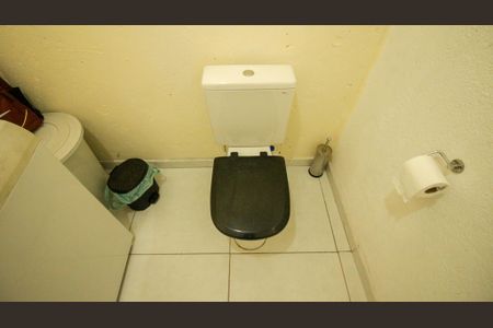 Casa à venda com 310m², 5 quartos e 2 vagas Casa à venda com 310m², 5 quartos e 2 vagasCasa 2 - Banheiro 2