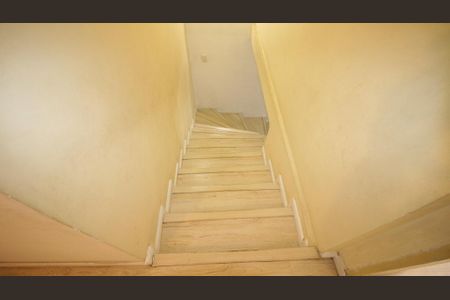 Casa à venda com 310m², 5 quartos e 2 vagas Casa à venda com 310m², 5 quartos e 2 vagasCorredor