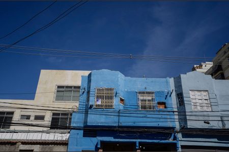 Casa à venda com 75m², 3 quartos e sem vaga Casa à venda com 75m², 3 quartos e sem vagaFachada