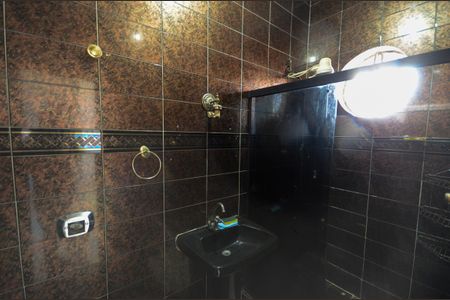 Casa à venda com 75m², 3 quartos e sem vaga Casa à venda com 75m², 3 quartos e sem vagaBanheiro