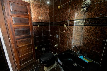 Casa à venda com 75m², 3 quartos e sem vaga Casa à venda com 75m², 3 quartos e sem vagaBanheiro