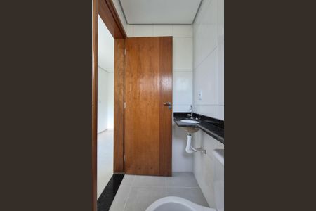 Apartamento à venda com 100m², 2 quartos e 1 vaga Apartamento à venda com 100m², 2 quartos e 1 vagaBanheiro da suíte