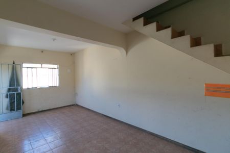 Casa à venda com 423m², 5 quartos e 3 vagas Casa à venda com 423m², 5 quartos e 3 vagasSala casa 2
