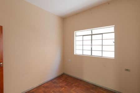 Casa à venda com 423m², 5 quartos e 3 vagas Casa à venda com 423m², 5 quartos e 3 vagasQuarto 2