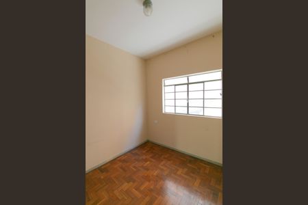 Casa à venda com 423m², 5 quartos e 3 vagas Casa à venda com 423m², 5 quartos e 3 vagasQuarto 2