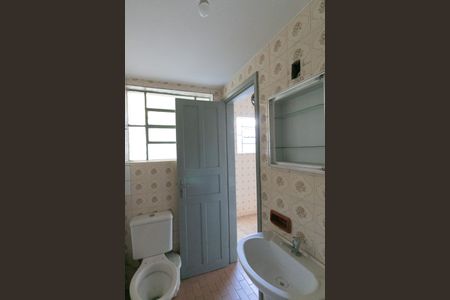 Casa à venda com 423m², 5 quartos e 3 vagas Casa à venda com 423m², 5 quartos e 3 vagasBanheiro