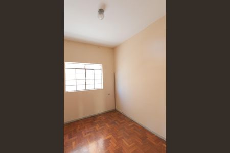 Casa à venda com 423m², 5 quartos e 3 vagas Casa à venda com 423m², 5 quartos e 3 vagasQuarto 2