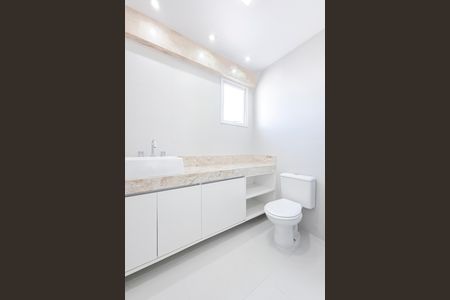 Apartamento para alugar com 133m², 3 quartos e 3 vagas Apartamento para alugar com 133m², 3 quartos e 3 vagasBanheiro da Suíte