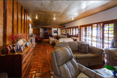 Casa à venda com 463m², 4 quartos e 2 vagasSala