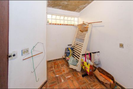 Casa à venda com 463m², 4 quartos e 2 vagasQuarto de Serviço