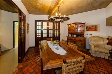 Casa à venda com 463m², 4 quartos e 2 vagasSala de jantar