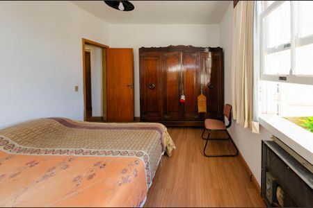 Casa à venda com 463m², 4 quartos e 2 vagasQuarto 2