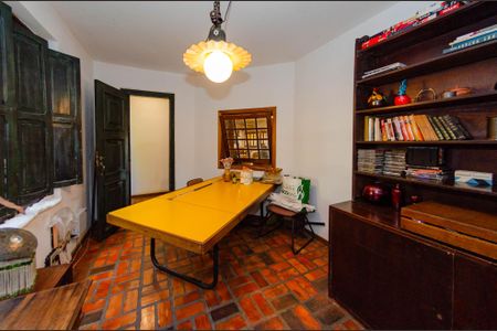 Casa à venda com 463m², 4 quartos e 2 vagasEscritório