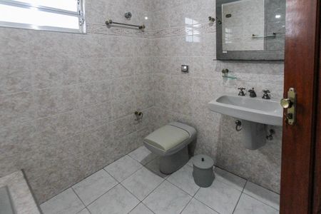 Casa para alugar com 179m², 3 quartos e 2 vagas Casa para alugar com 179m², 3 quartos e 2 vagasBanheiro