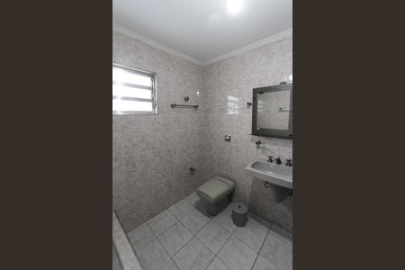 Casa para alugar com 179m², 3 quartos e 2 vagas Casa para alugar com 179m², 3 quartos e 2 vagasBanheiro