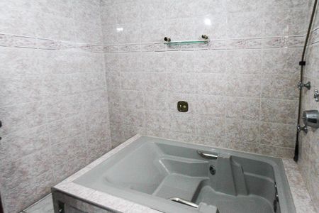 Casa para alugar com 179m², 3 quartos e 2 vagas Casa para alugar com 179m², 3 quartos e 2 vagasBanheiro