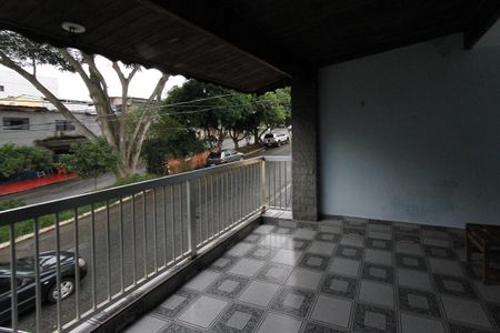 Casa para alugar com 179m², 3 quartos e 2 vagas Casa para alugar com 179m², 3 quartos e 2 vagasVaranda