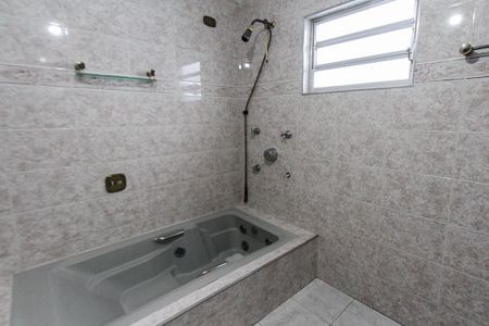 Casa para alugar com 179m², 3 quartos e 2 vagas Casa para alugar com 179m², 3 quartos e 2 vagasBanheiro