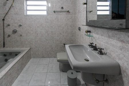 Casa para alugar com 179m², 3 quartos e 2 vagas Casa para alugar com 179m², 3 quartos e 2 vagasBanheiro