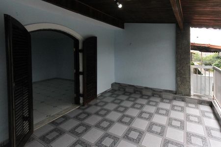 Casa para alugar com 179m², 3 quartos e 2 vagas Casa para alugar com 179m², 3 quartos e 2 vagasVaranda