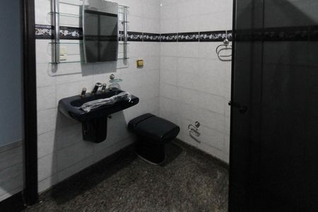 Casa para alugar com 179m², 3 quartos e 2 vagas Casa para alugar com 179m², 3 quartos e 2 vagasBanheiro Social
