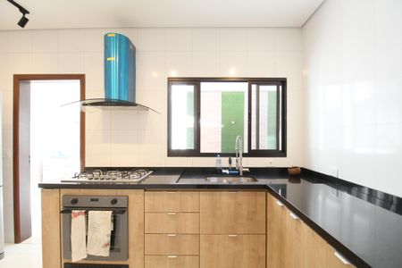 Casa à venda com 499m², 3 quartos e 6 vagasCozinha 