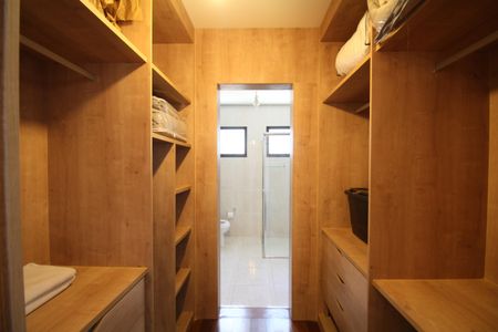 Casa à venda com 499m², 3 quartos e 6 vagasCloset da suíte 1