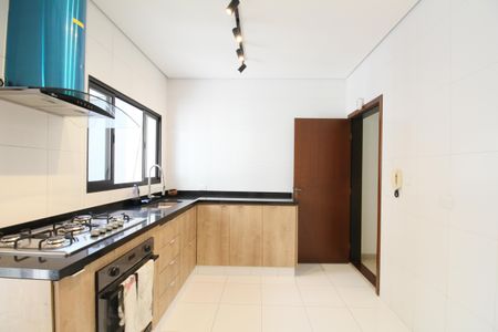 Casa à venda com 499m², 3 quartos e 6 vagasCozinha 