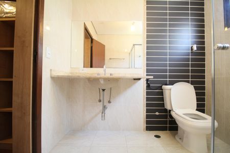 Casa à venda com 499m², 3 quartos e 6 vagasBanheiro Suíte 1