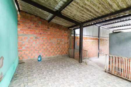 Casa à venda com 25m², 1 quarto e 10 vagas Casa à venda com 25m², 1 quarto e 10 vagasQuintal