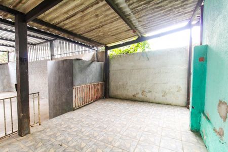 Casa à venda com 25m², 1 quarto e 10 vagas Casa à venda com 25m², 1 quarto e 10 vagasQuintal