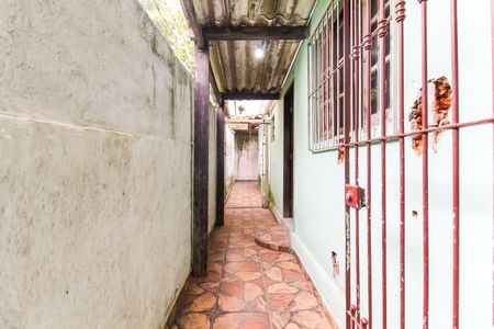 Casa à venda com 25m², 1 quarto e 10 vagas Casa à venda com 25m², 1 quarto e 10 vagasQuintal