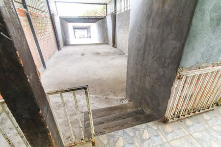 Casa à venda com 25m², 1 quarto e 10 vagas Casa à venda com 25m², 1 quarto e 10 vagasQuintal