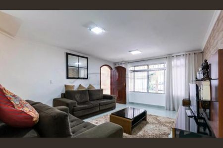 Casa à venda com 3 quartos, 198m² em Vila Brasilina, São Paulo