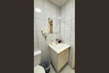 Apartamento à venda com 70m², 2 quartos e 1 vaga Apartamento à venda com 70m², 2 quartos e 1 vagaBanheiro