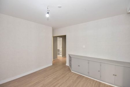 Apartamento à venda com 245m², 4 quartos e 4 vagas Apartamento à venda com 245m², 4 quartos e 4 vagasSuíte 2