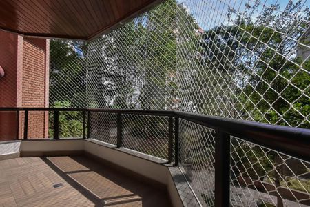 Apartamento à venda com 245m², 4 quartos e 4 vagas Apartamento à venda com 245m², 4 quartos e 4 vagasVaranda