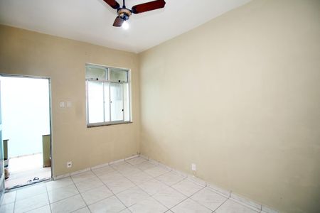 Casa de condomínio para alugar com 60m², 2 quartos e sem vagaSala