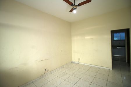 Casa à venda com 60m², 2 quartos e sem vagaSala