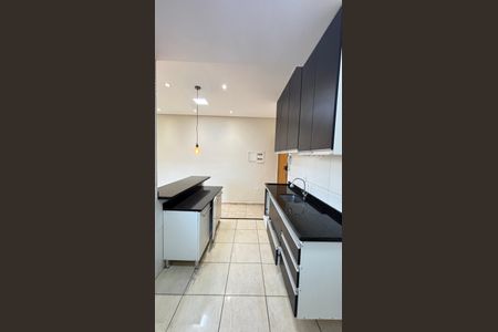 Apartamento à venda com 110m², 2 quartos e 2 vagasCozinha